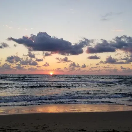 Reina 3 Lalzi Bay Lura2 * Durrës